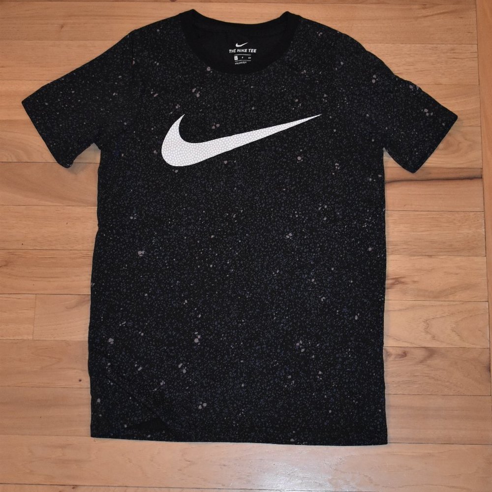 Nike T-shirt